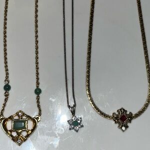 Vintage Avon necklace lot